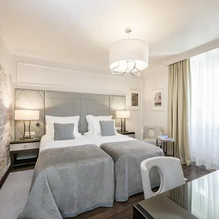 호텔 Bastion Heritage 4*