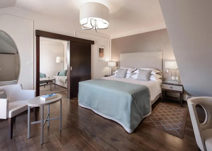 Hotell Bastion Heritage 4*