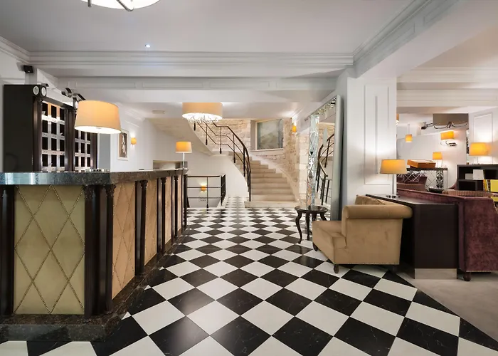 Bastion Heritage Hotell 4*